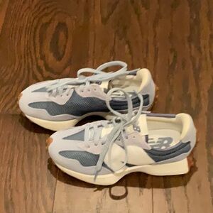 Unisex mens 4.5, women’s 6 New Balance 327
